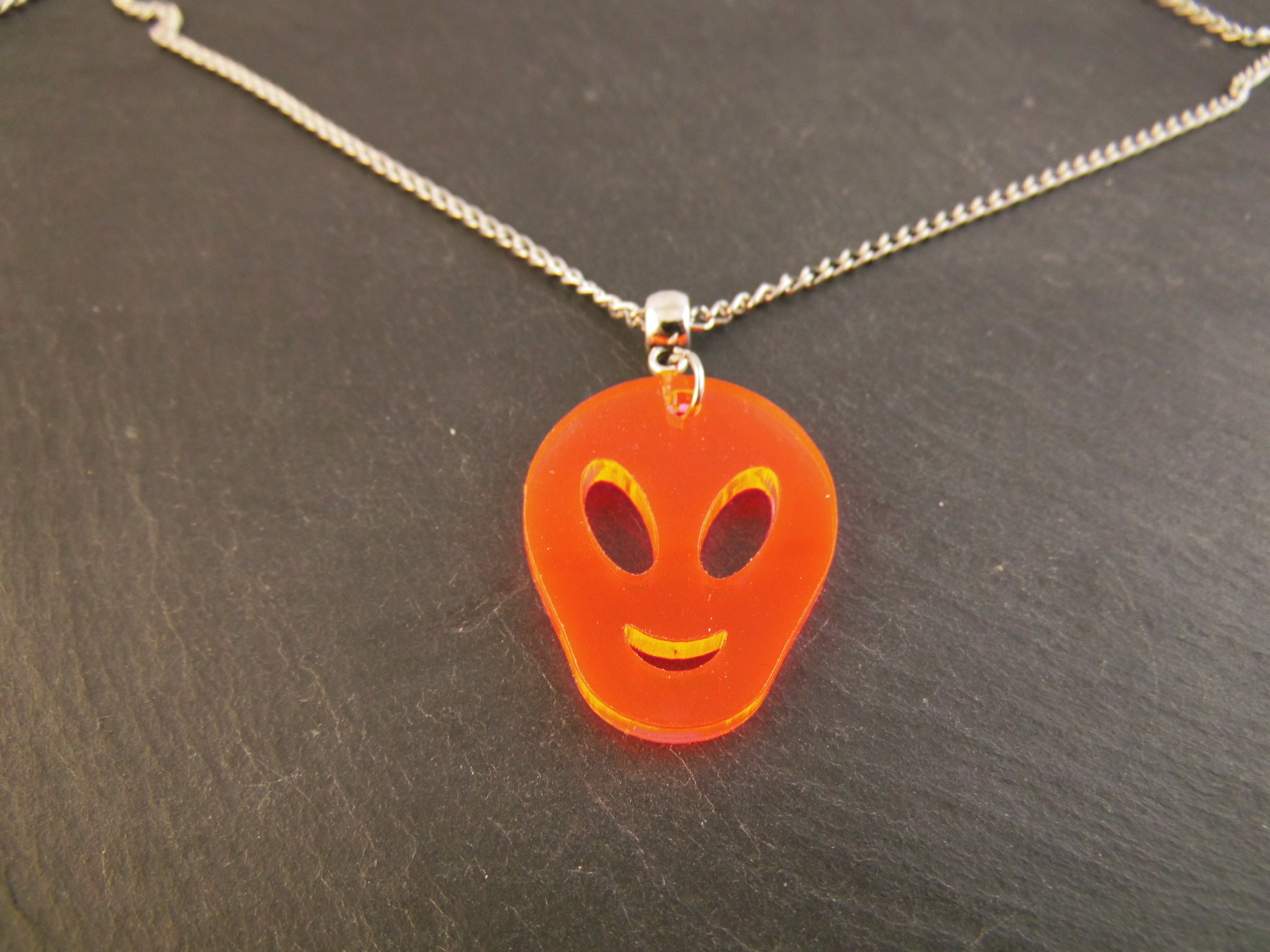 925er Echt Silber Kette mit Alien Anhänger fluoreszierend verschiedene Farben